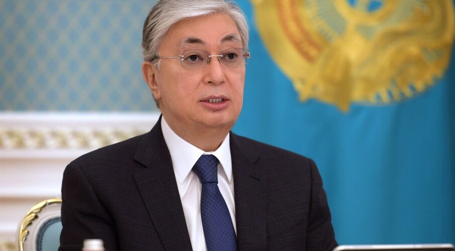 Саясаттанушы кезектен тыс президент сайлауы қашан өтетінін айтты